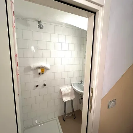 Varenna-center Cosy-house View 公寓