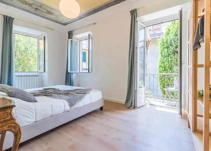 Varenna-center Cosy-house View * Βαρένα